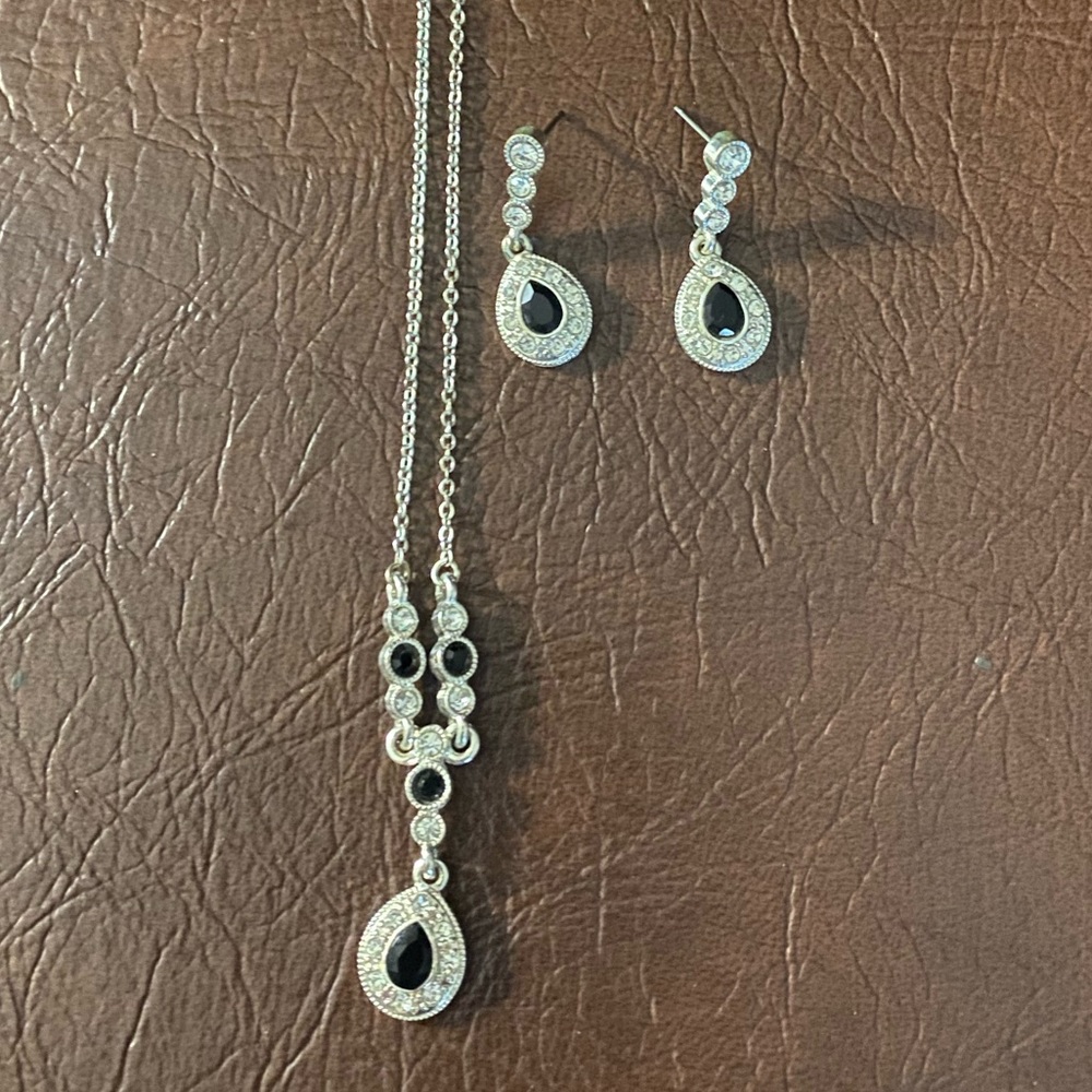 Black and Silver Lavaliere Necklace and Earring Set